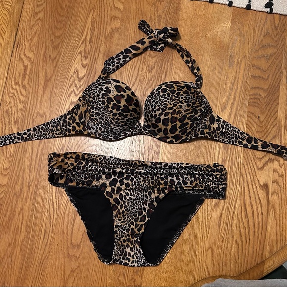 NWOT Victoria’s Secret Bombshell very sexy leopard print bikini. 32B, small - Picture 4 of 9